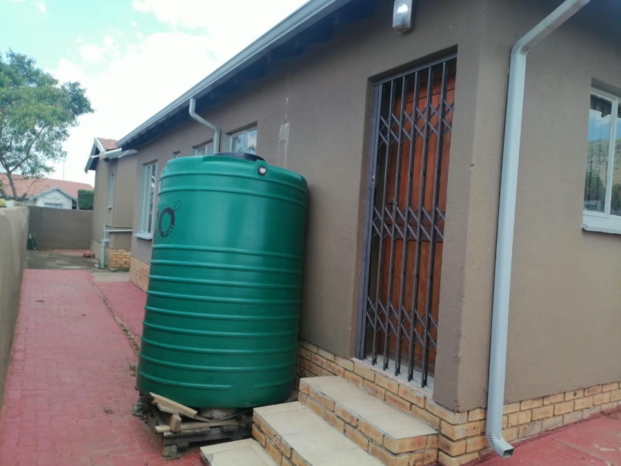 To Let 5 Bedroom Property for Rent in Tlhabane North West